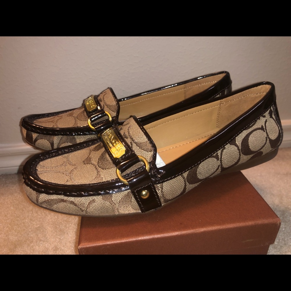 Women’s Coach loafers Style Felisha.